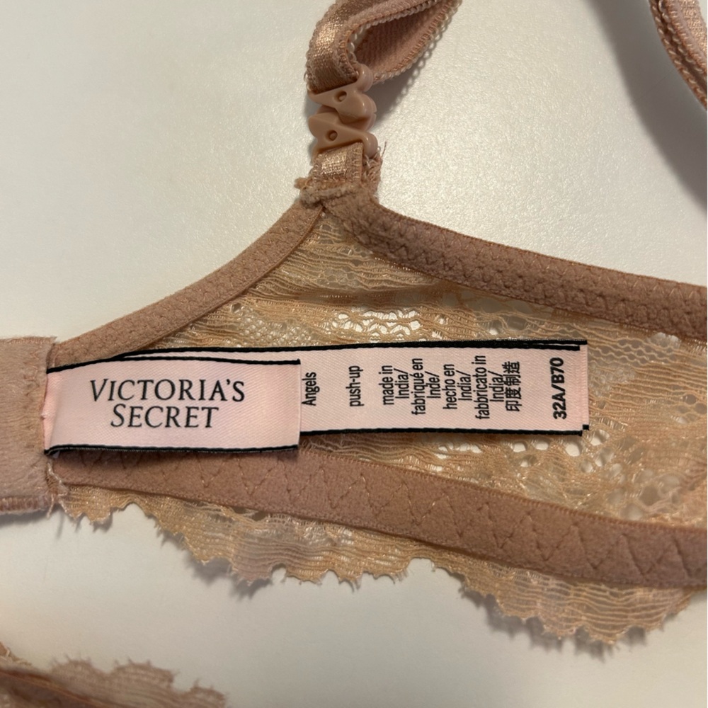 2 Victoria’s Secret Size 32A Dream Angels Push Up Bras - Picture 8 of 9